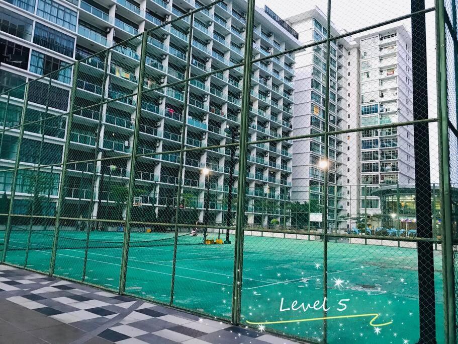 Palazio Mount Austin 2Br Studio Pool View With Tv Box-3 Plus 1 Pax C2-07 Johor Bahru Esterno foto